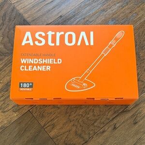 NWT Windshield Cleaner with Extendable Handle